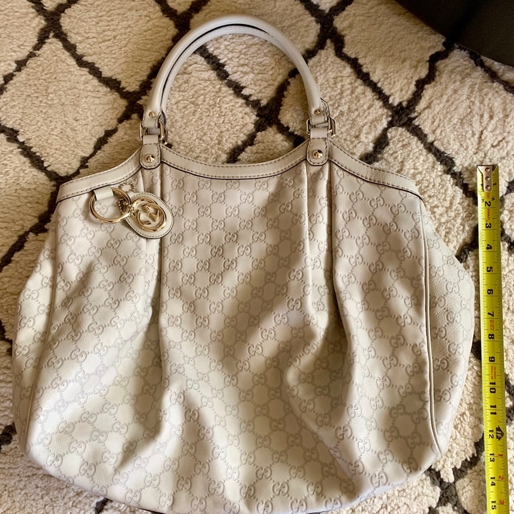 Gucci Beige Monogram Top-Handle Shoulder Bag with Gold Accents - Picture 7 of 10